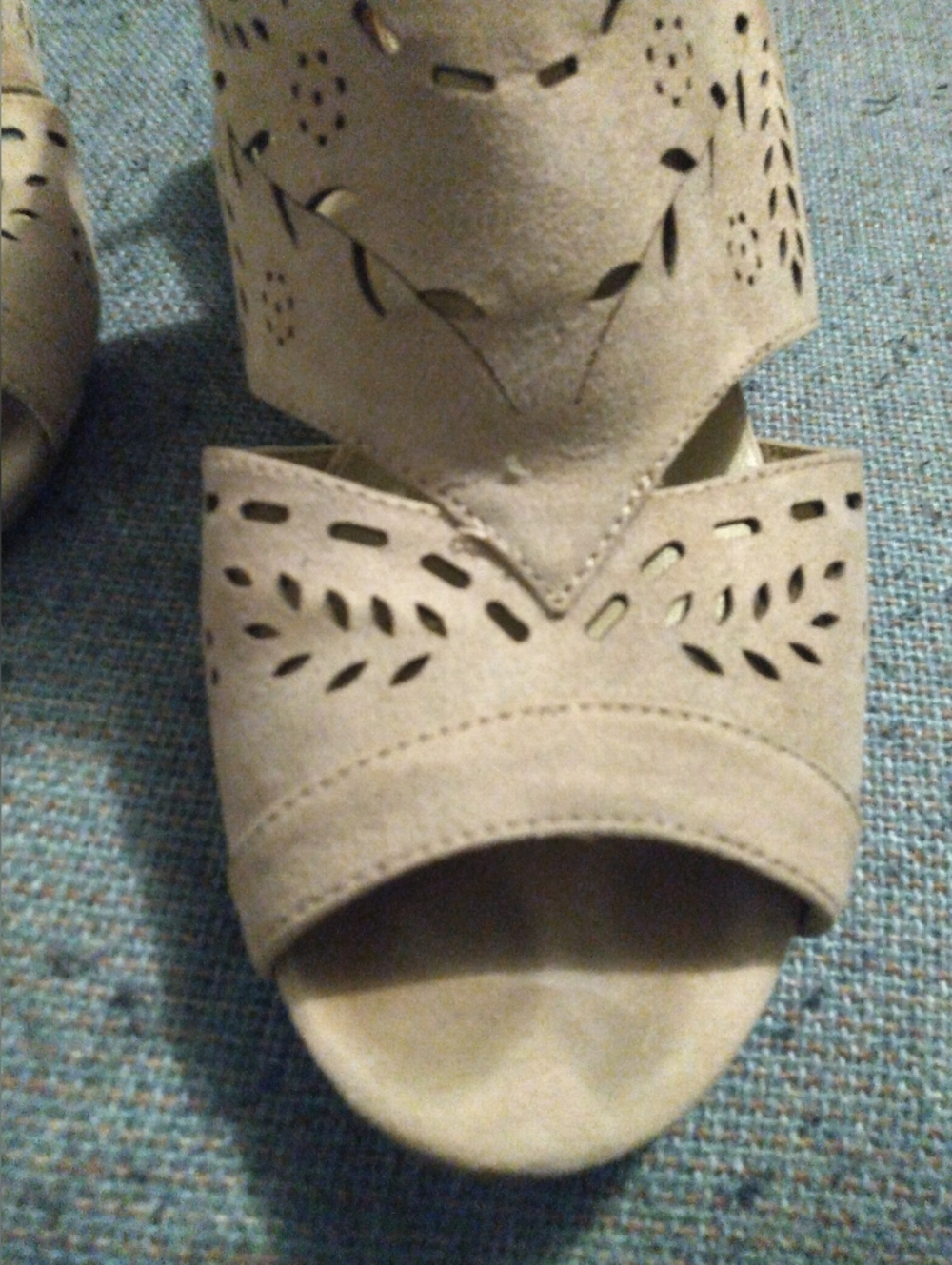 Size 9 Women's Block Heel Sandals with Ankle Strap Euc - Picture 8 of 10